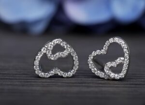 Đa dạng mẫu mã bông tai bạc