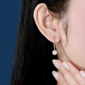 Bông tai bạc cao cấp tròn đính charm hoa đá