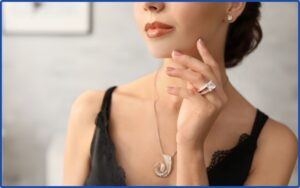 Nên mua nhẫn bạc ở đâu uy tín